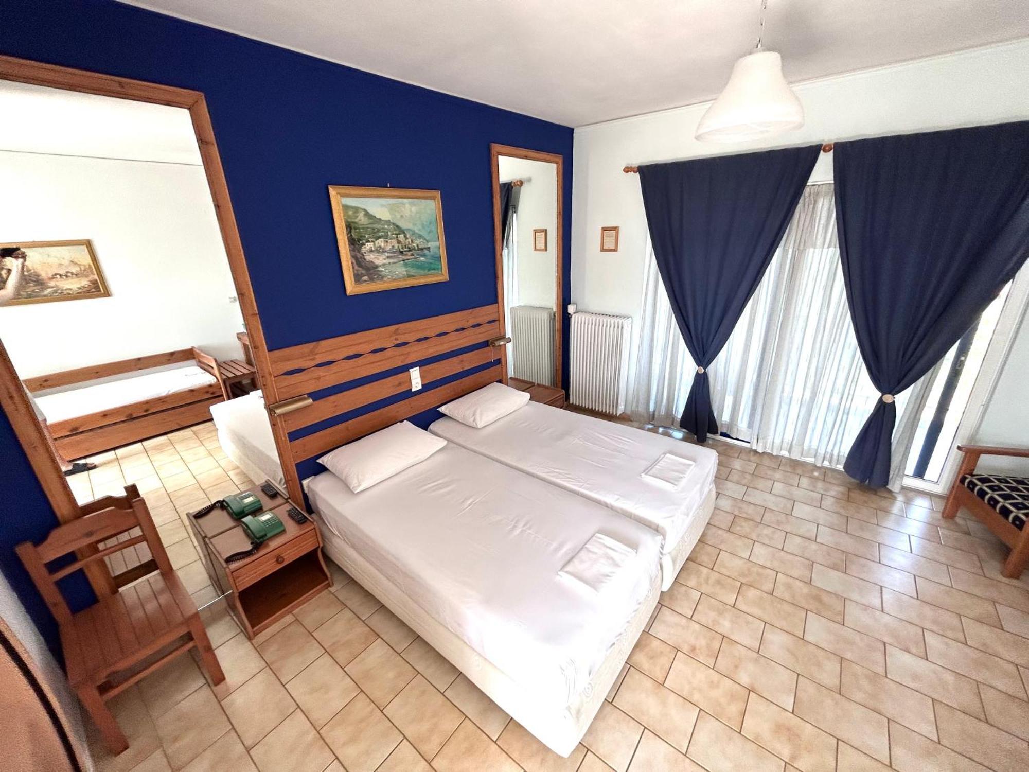 Bay Holiday Hotel & Spa Karavómilos Exteriör bild