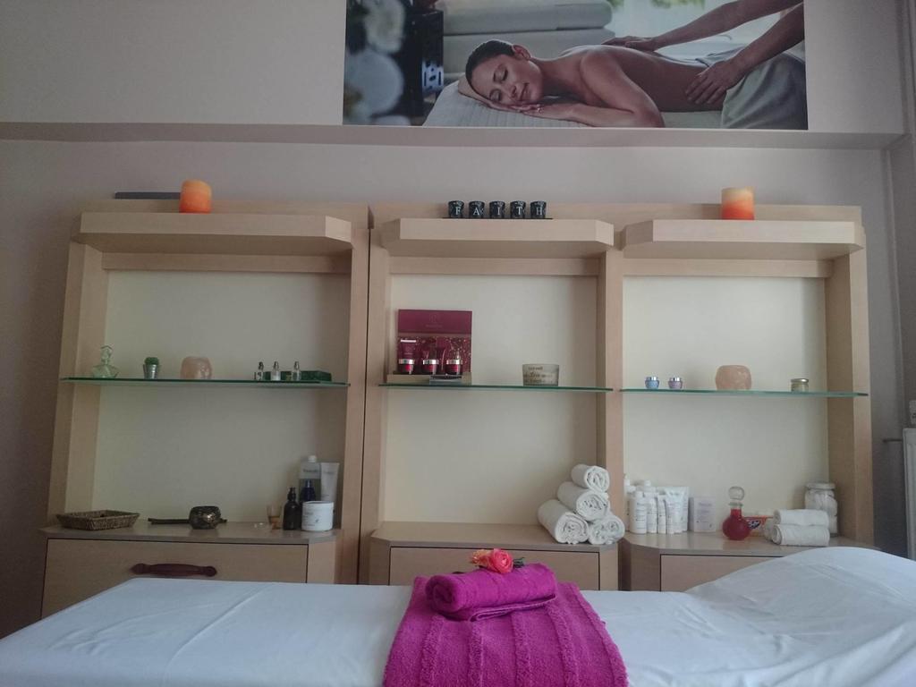 Bay Holiday Hotel & Spa Karavómilos Exteriör bild